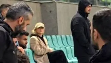 تیپ خاص همسر اورونوف در دیدار پرسپولیس و پیکان/ویدیو 