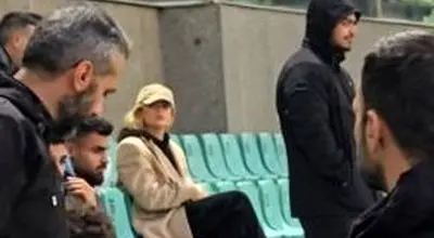 تیپ خاص همسر اورونوف در دیدار پرسپولیس و پیکان/ویدیو 