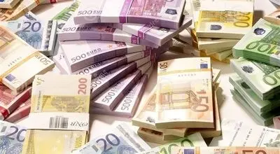 دلار و یورو امروز دوشنبه ۱۷ شهریور ۱۴۰۴ چقدر شد؟