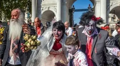 جشن زامبی‌ها در لندن وایرال شد + تصاویر