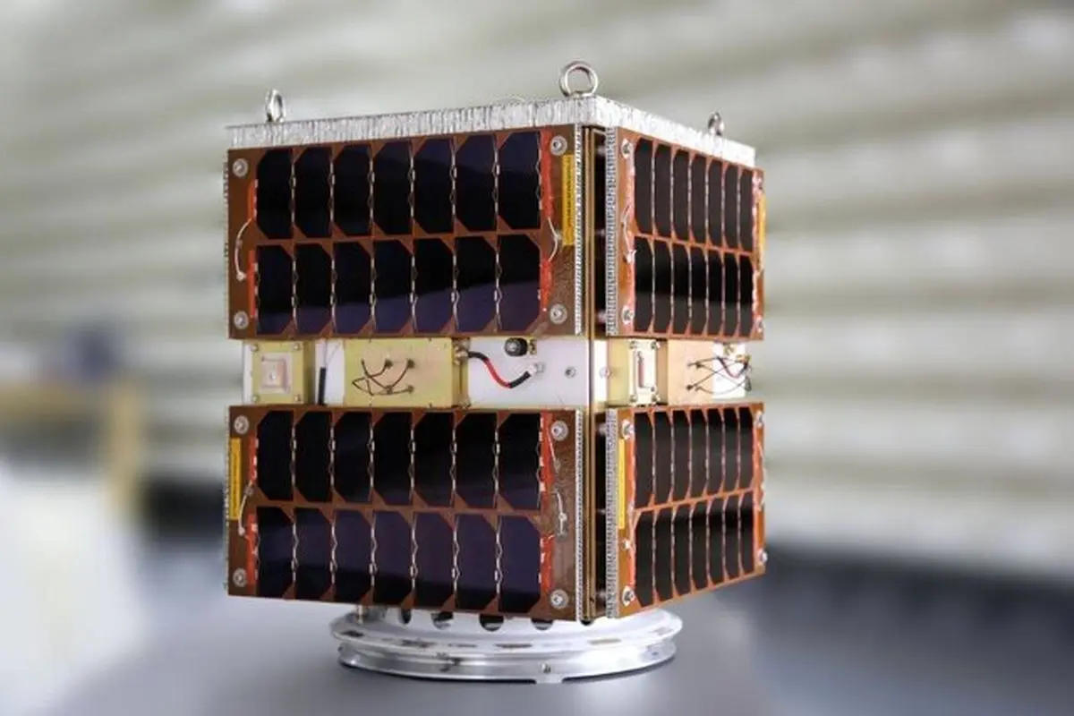 پرتاب سه ماهواره‌ ایرانی با ماهواره‌بر سیمرغ به فضا+ فیلم