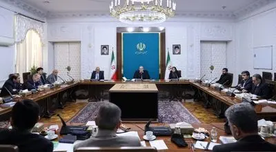 پزشکیان: برخورد با افرادی که از داخل سیستم در خروج سوخت از شبکه رسمی نقش دارند، باید در اولویت قرار گیرد