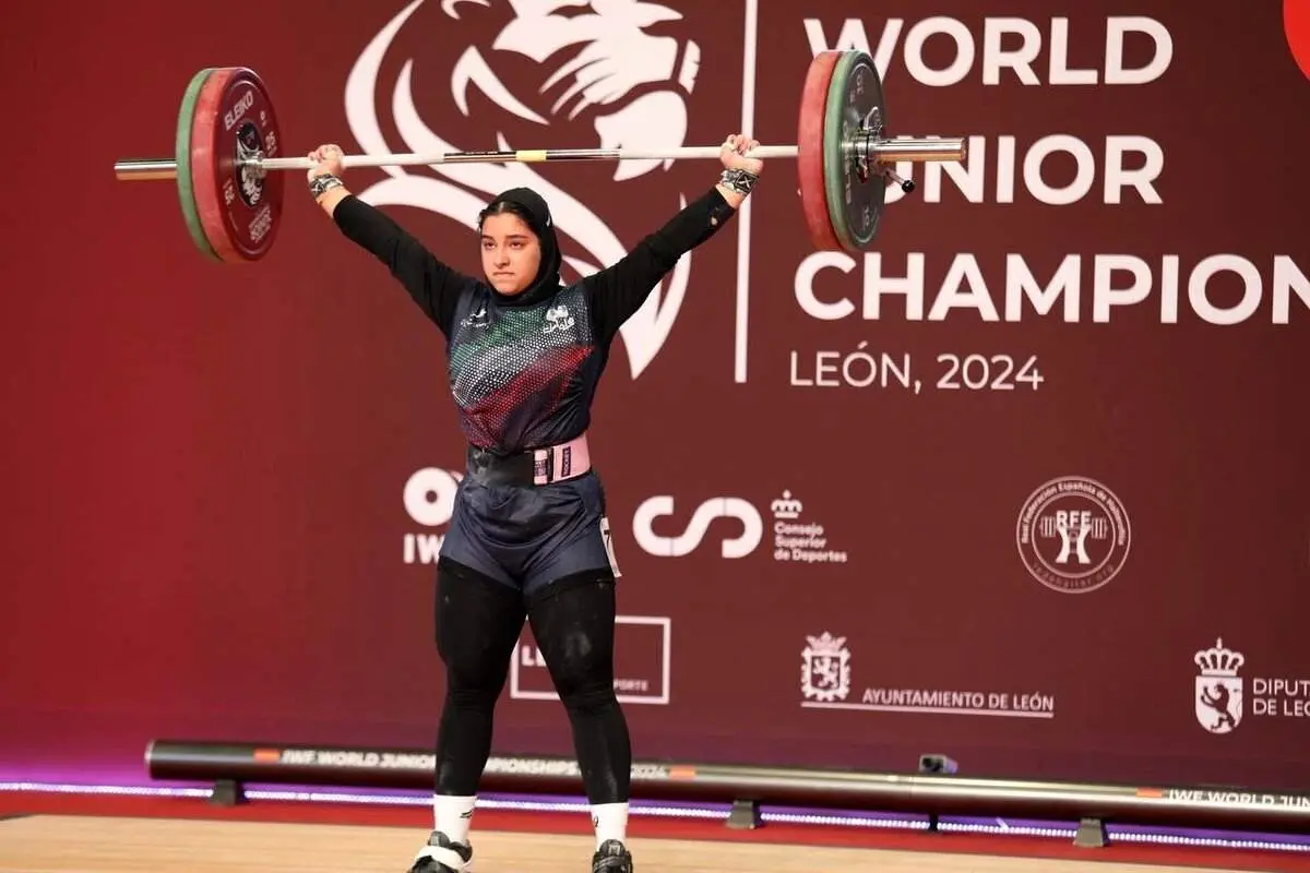 افتخار آفرینی دختر ایرانی در اسپانیا؛ رکوردشکنی هانیه شریفی در وزنه برداری
