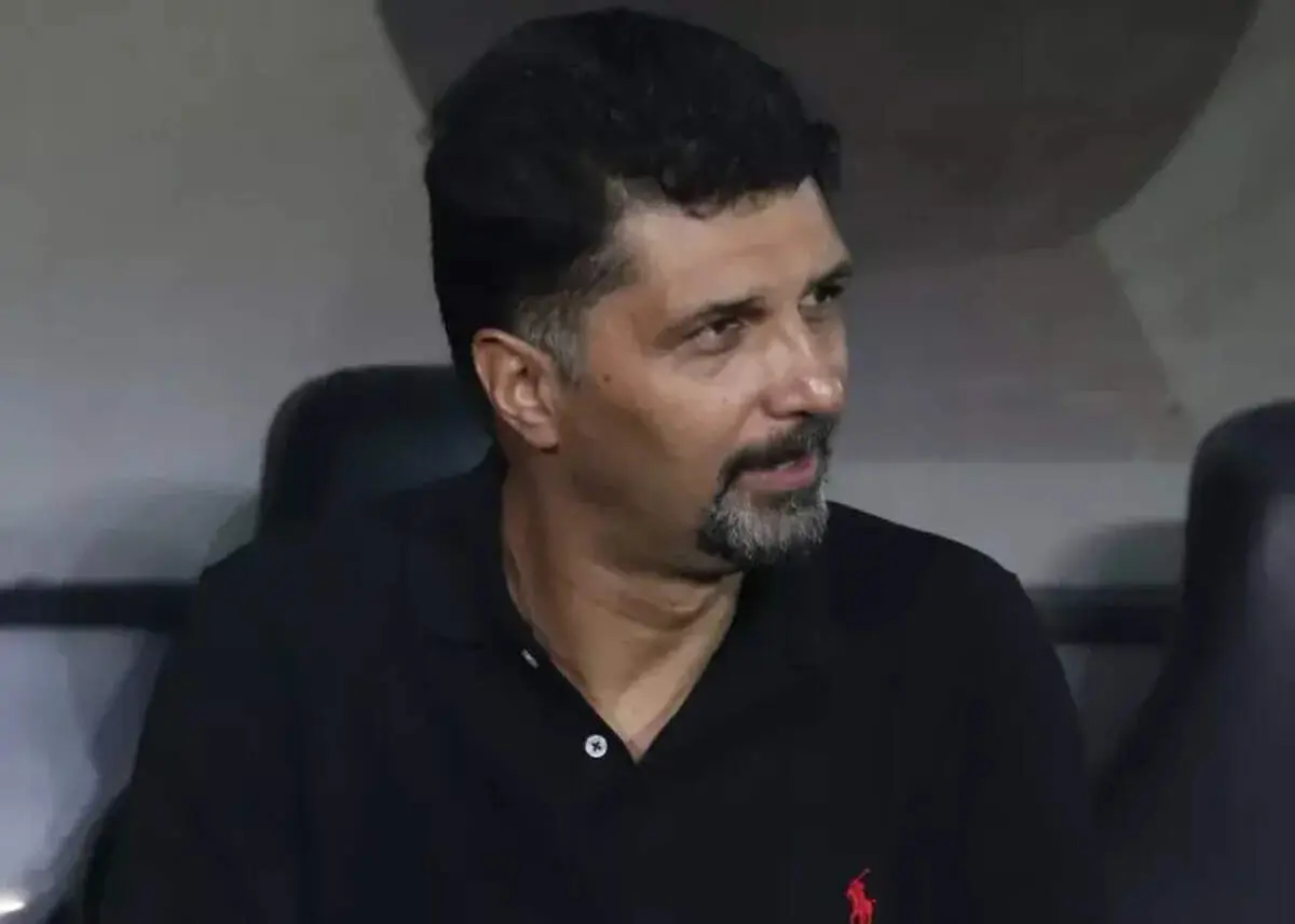 حسینی در نشست خبری امروز: شکست امروز تجربه تلخی برای تیم بود