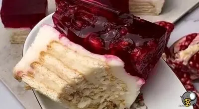 یلدای خوشمزه با دسر انار و بیسکوییت لوتوس

