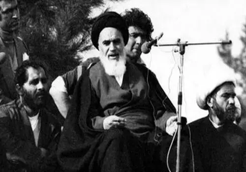 تصویری دیده نشده از آماده شدن آرامگاه امام خمینی قبل از مراسم تدفین