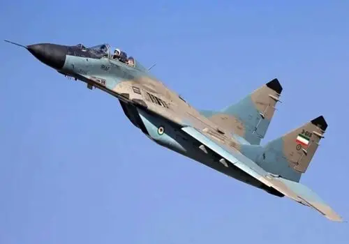  مانور جنگنده F-14 و جمع‌کردن بال‌ها+ فیلم