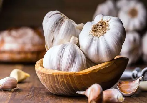 خواص خوردن ۶ حبه سیر پخته در روز