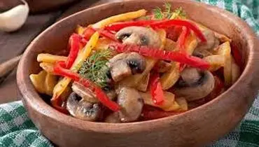  خوراک مرغ و قارچ چند کالری دارد ؟