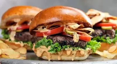 طرز تهیه چیزبرگر کلاسیک و آبدار، بهتر از رستوران
