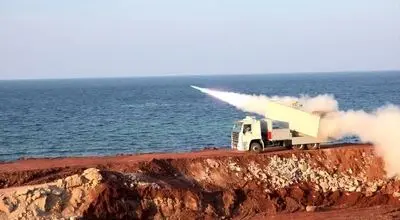 رونمایی از جدیدترین موشک‌ها و پهپادها در رزمایش دریایی سپاه