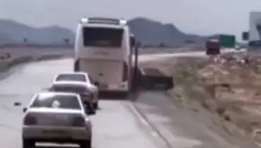 لجبازی راننده اتوبوس با راننده پژو در جاده حادثه هولناک رقم زد+ فیلم