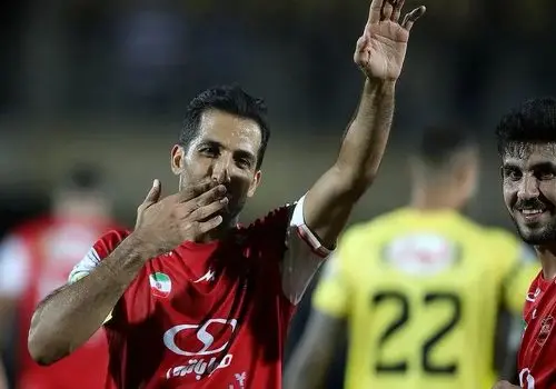 ستاره محبوب‌ پرسپولیسی‌ها در یک‌قدمی سپاهان

