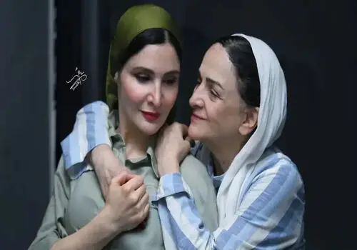 گلاب آدینه: بازیگری با پارتی ماندگار نمی‌شود+فیلم