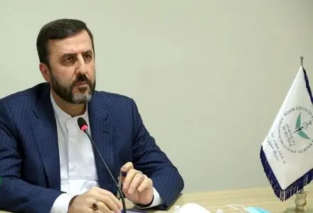 غریب‌آبادی دستور تازه بسنت درباره روابط اقتصادی با ایران را محکوم کرد

