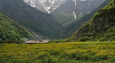  فتح قله ۴۱۵۰متری با موتور هوندا۱۲۵ ! + فیلم