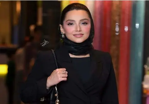 نازنین بیاتی عزادار شد