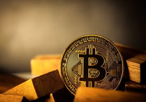 قیمت بیت کوین و ارز‌های دیجیتال امروز ۱۰ آبان ۱۴۰۴ + جدول
