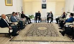 اسطوره پرسپولیس با کراوات به ملاقات خاتمی رفت/عکس