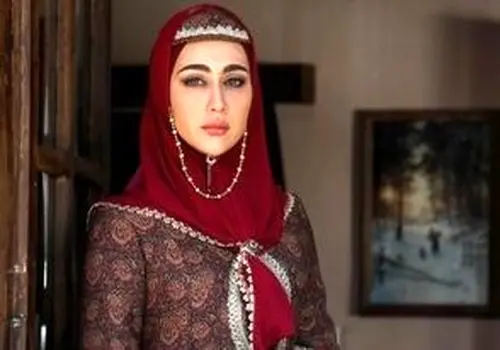 بازیگر گیلدخت با یک تیپ جذاب جلب‌توجه کرد