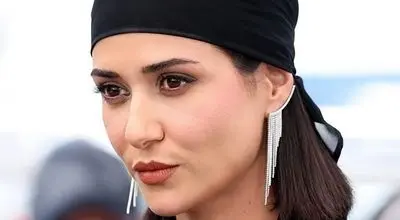 استایل خیابانی پریناز ایزدیار در یک بوتیک جلب توجه کرد!