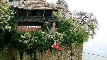 عجیب‌ترین مسیر جهان برای رسیدن به یک کتابخانه + تصاویر