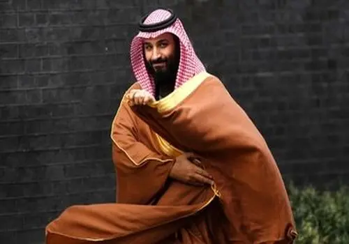 بن‌سلمان با جلیقه ضدگلوله در مدینه منوره