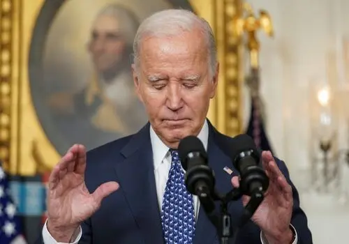 بایدن از مردم آمریکا خواست به پا خیزند