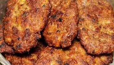 ۱۰ راز مهم آشپزی برای خوشمزه شدن کتلت
