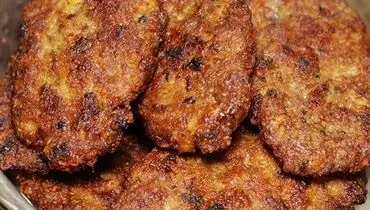 ۱۰ راز مهم آشپزی برای خوشمزه شدن کتلت
