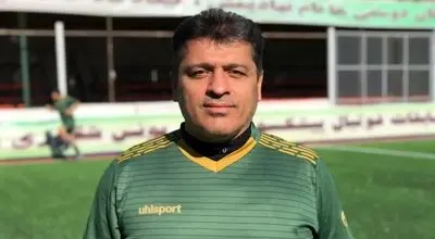 داداش زاده: این که پرسپولیس فقط وینگر جذب می کند ، نگران کننده است/ می خواستند کاری که با من کردند را با عمری کنند 
