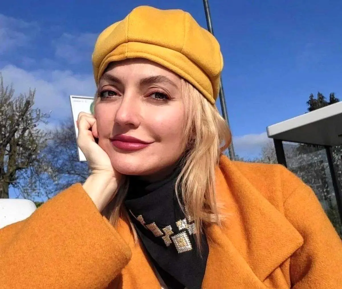  «مهناز افشار» 25 ساله در ششمین فیلمش در کنار «محمدرضا گلزار»