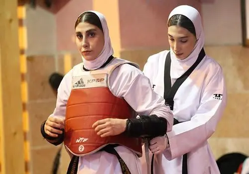 واکنش سرمربی تیم ملی به ماجرای درگیری ناهید کیانی و مبینا نعمت‌زاده
