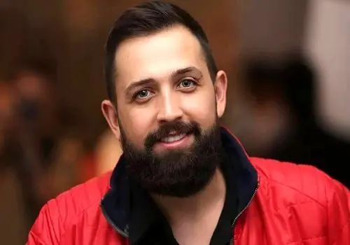 بازیگر معروف قمه به دست شد! + فیلم