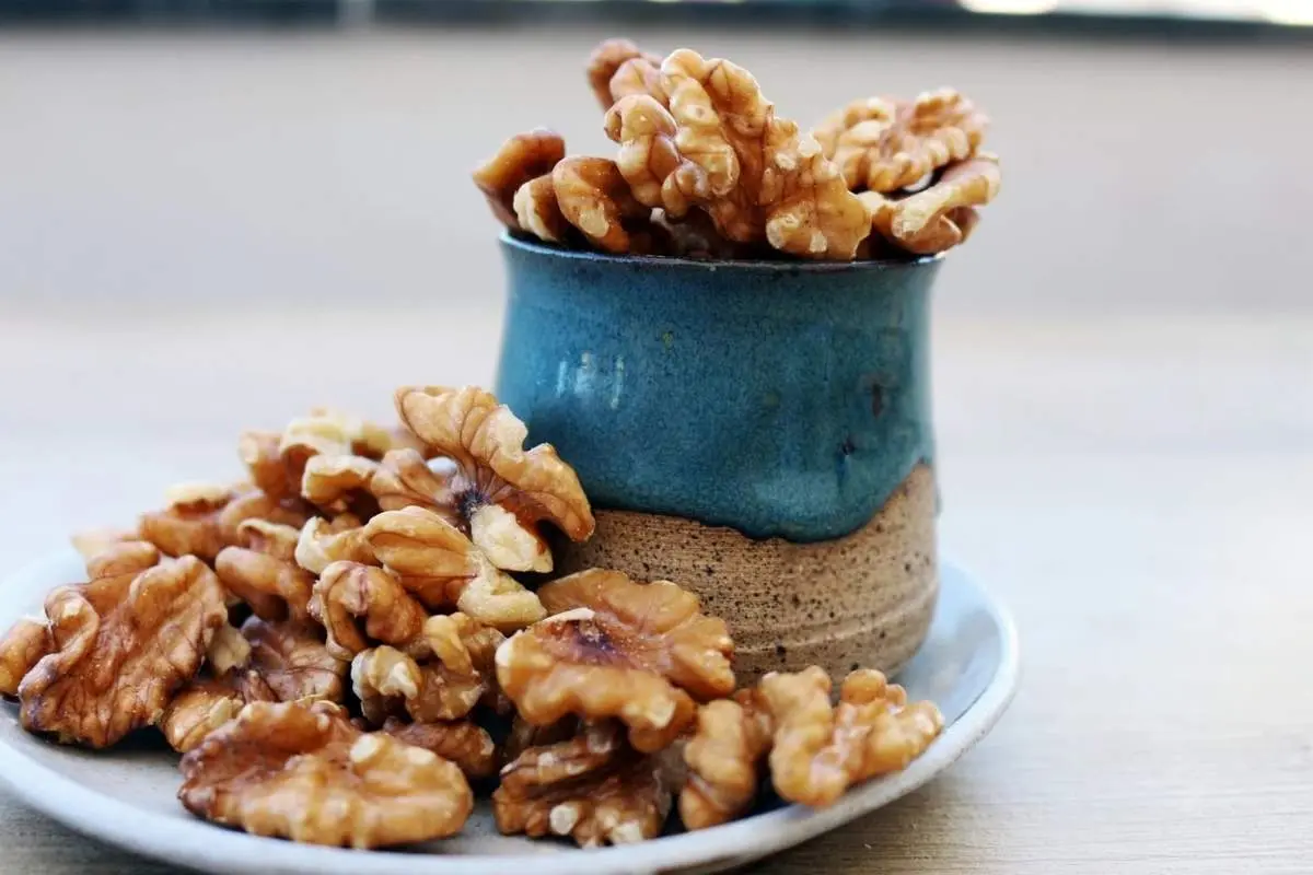 طرز تهیه گردو شور، میان‌وعده‌ای خوشمزه و مقوی

