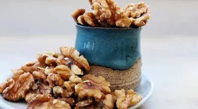 طرز تهیه گردو شور، میان‌وعده‌ای خوشمزه و مقوی

