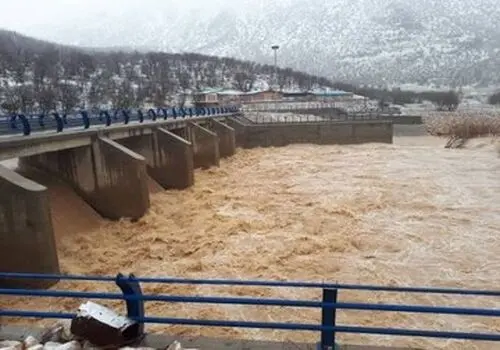 سیل در ماکو جاری شد؛ امدادگران به محل اعزام شدند 