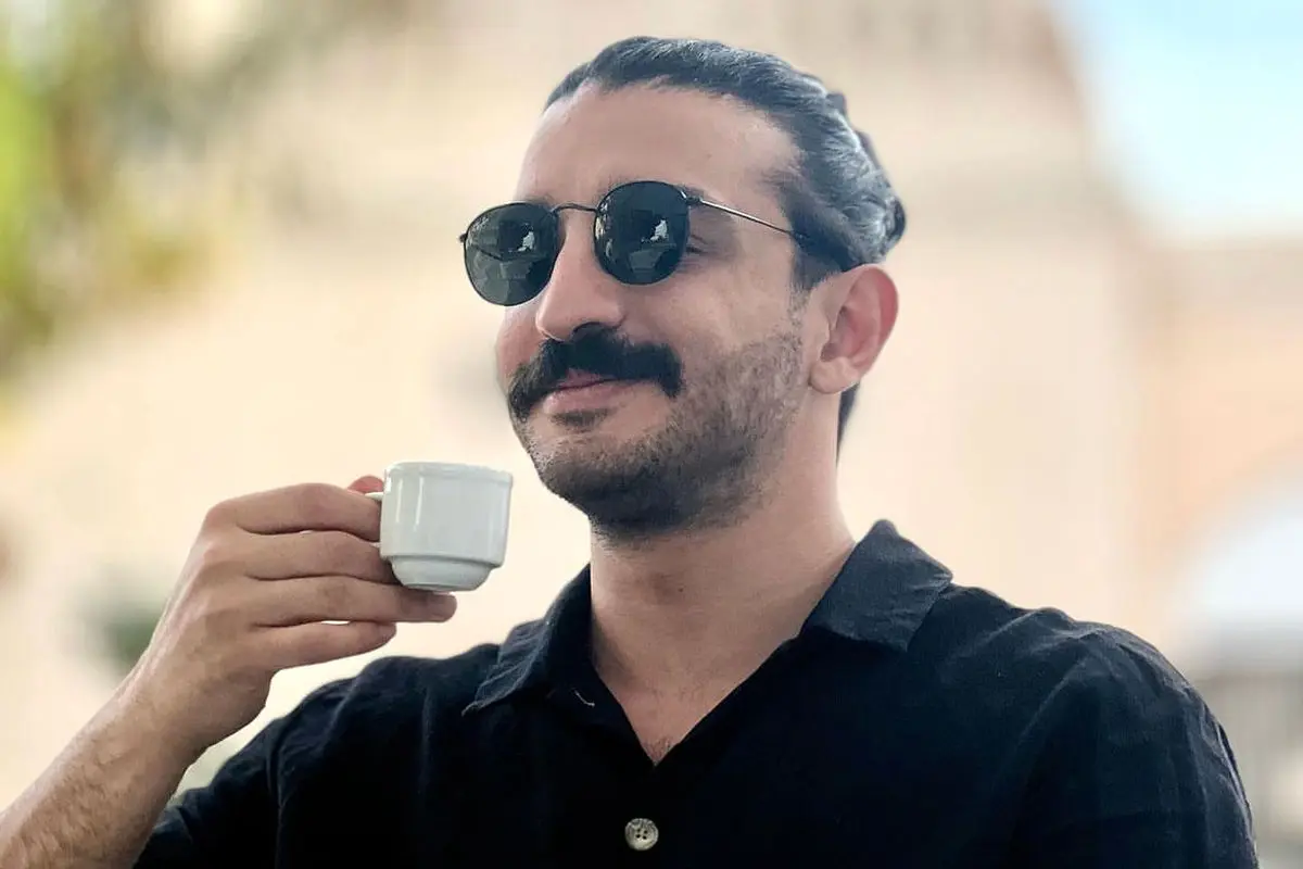 تفسیر عجیب رپر معروف از بارداری امیرحسین قیاسی!+ فیلم