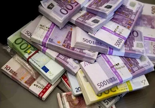 آخرین قیمت دلار و سایر ارزها برای امروز جمعه ۳ بهمن ۱۴۰۴ + جدول