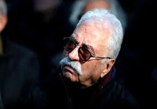بغض فرزانه کابلی در مراسم افتتاحیه جشنواره فجر کرمان به یاد همسرش هادی مرزبان