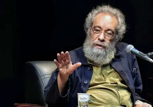 مسعود فراستی مسئول رشد شعارها درباره پهلوی را پیدا کرد