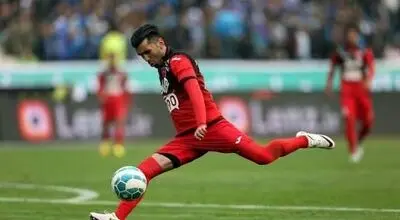 محسن مسلمان رسما پرسپولیسی شد