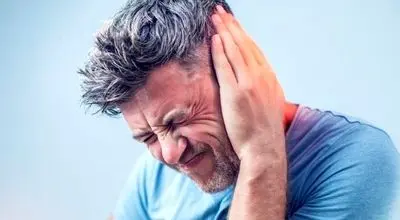 ۳ نشانه و روش درمان قطعی خارش و خشکی لاله گوش در چیست؟