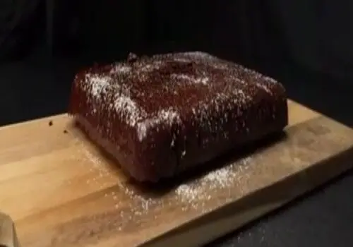 خوشمزه ترین کیک شکلاتی فقط با سه قلم مواد بدون نیاز به فر + فیلم / طرز تهیه دسر شکلاتی یخچالی فقط در ۶ دقیقه