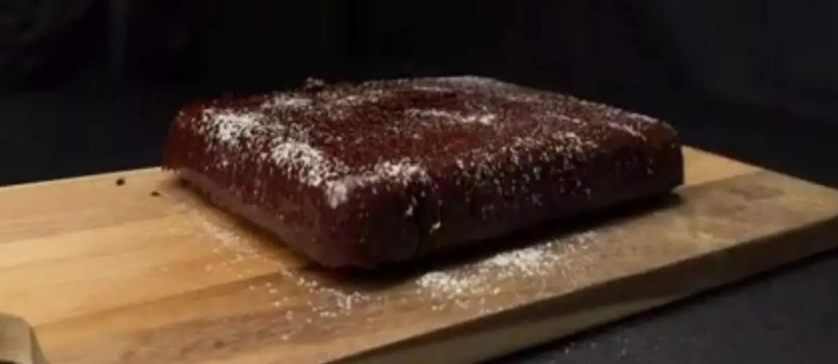 طرز تهیه براونی موز شکلاتی فقط در ۵ دقیقه+ فیلم / پخت براونی موز شکلاتی فقط با ۴ قلم مواد 