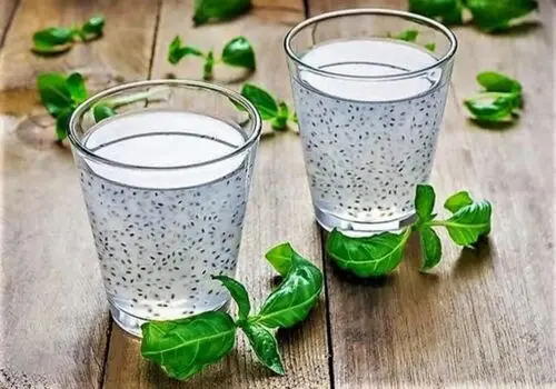 آیا تخم شربتی واقعاً از کم‌آبی بدن جلوگیری می‌کند؟