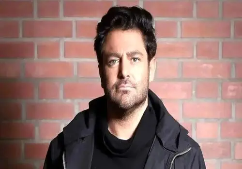 گلزار با استایل ماتریکسی جلب توجه کرد