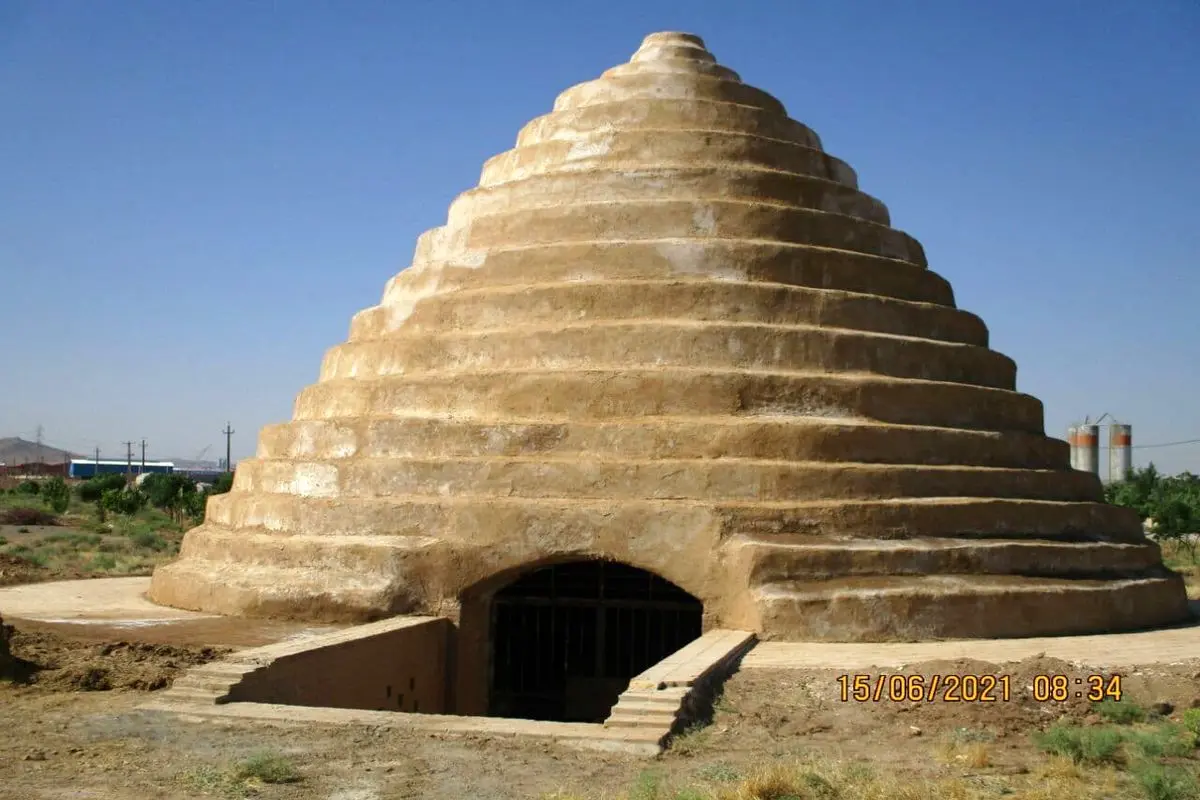 یخچال باستانی مهدی‌آباد؛ شاهکار مهندسی سنتی در دل زرندیه + عکس 