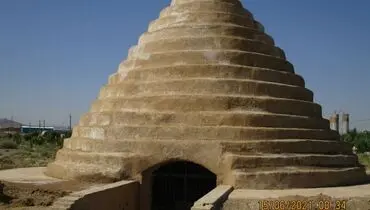 یخچال باستانی مهدی‌آباد؛ شاهکار مهندسی سنتی در دل زرندیه + عکس 