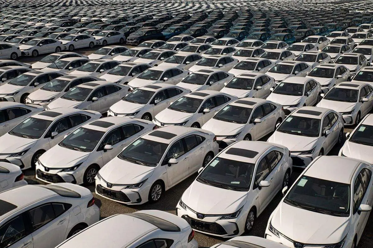 جدیدترین قیمت خودرو در بازار سهشنبه ۶ آبان | از دنا پلاس تا کیا K5